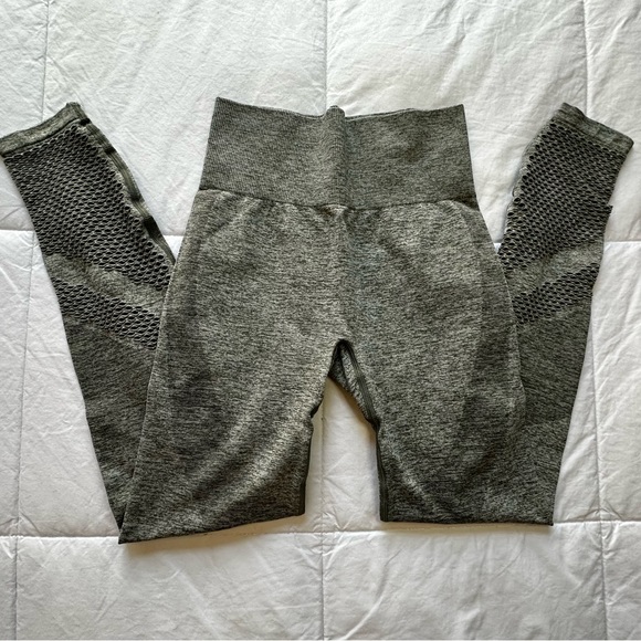 Victoria’s Secret PINK Seamless Legging - Picture 3 of 6